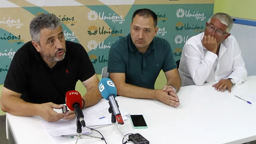 González, Tomé e Porto onte durante a rolda de prensa. SABELA FREIRE