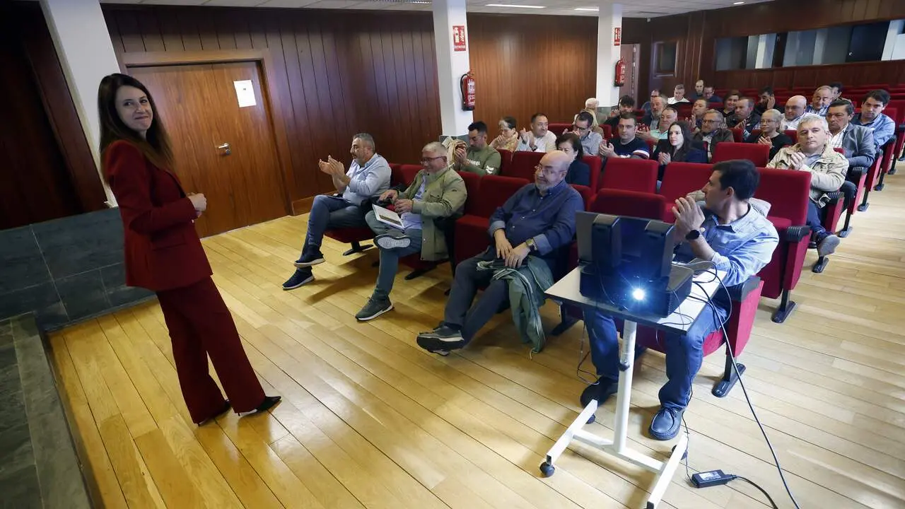 La conselleira de Medio Rural, María José Gómez, ha asistido a la jornada, en el CEI Nodus, en Lugo. XESÚS PONTE