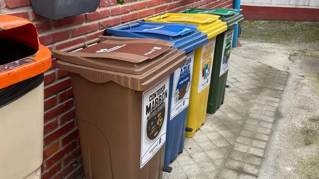 Isla reciclaje que se instalará en los centros educativos. EP