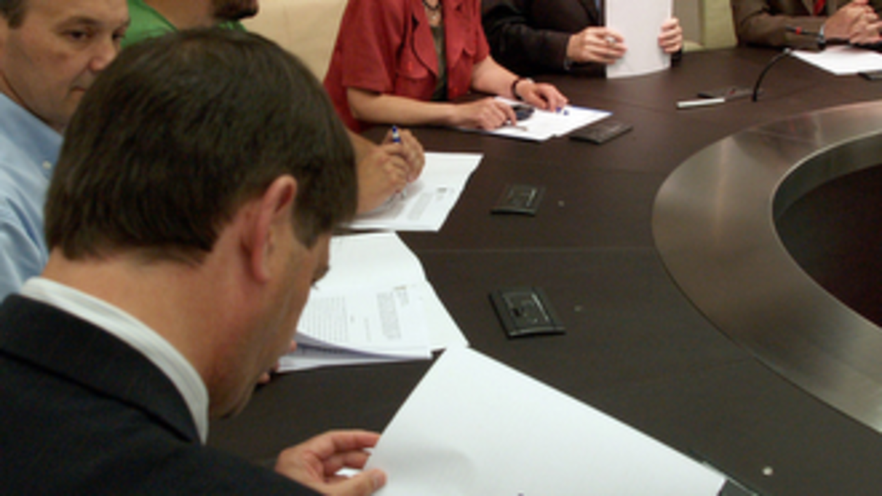 Firma de los convenios (Foto: AGN)