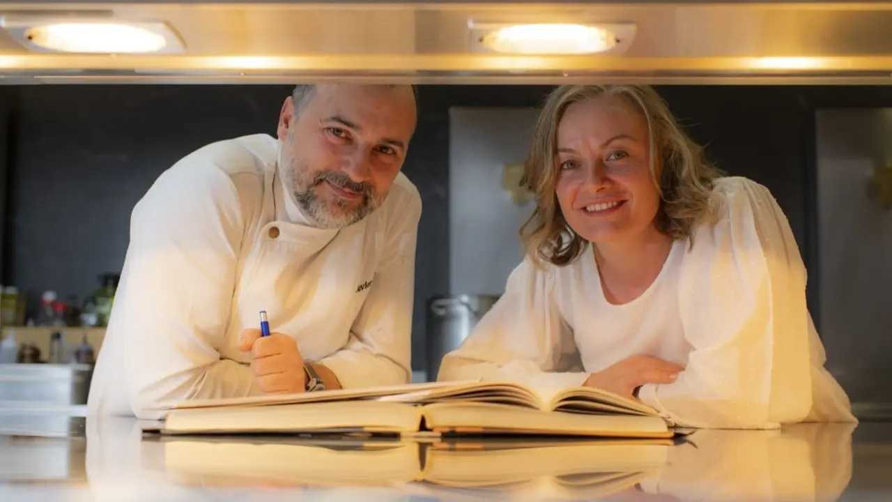 Javier Montero y Tita Iglesias, en su restaurante. EP