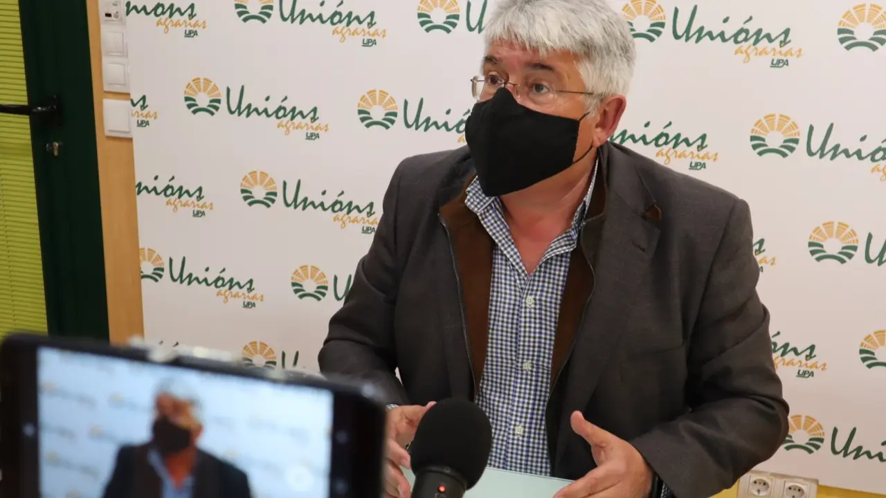 Félix Porto, durante la rueda de prensa de Unións Agrarias. EP