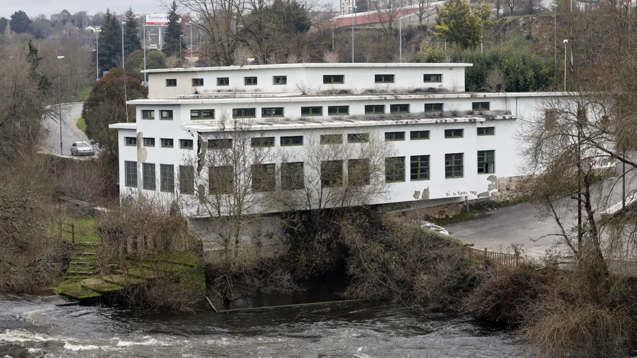 Edificio que acogió la fábrica de la luz. XESÚS PONTE