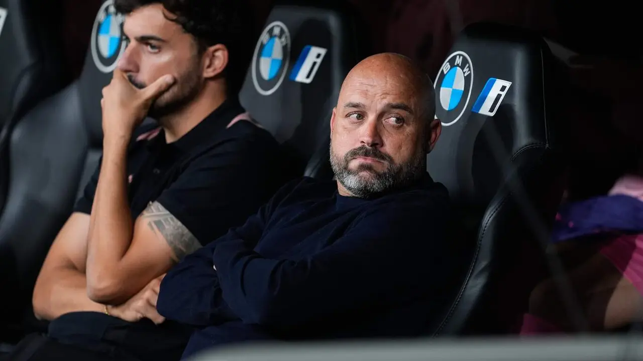 Manolo Gonzalez, en el banquillo del Santiago Bernabéu. EUROPA PRESS