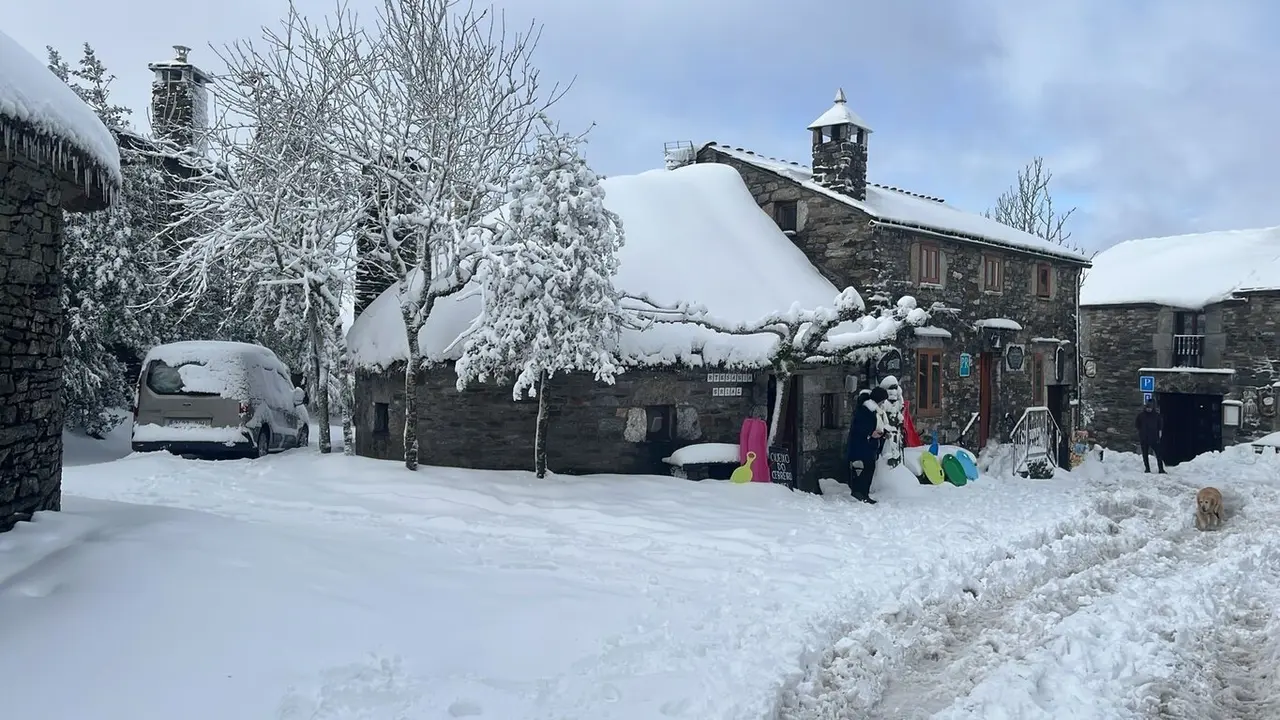 O Cebreiro, nevado este jueves. EP