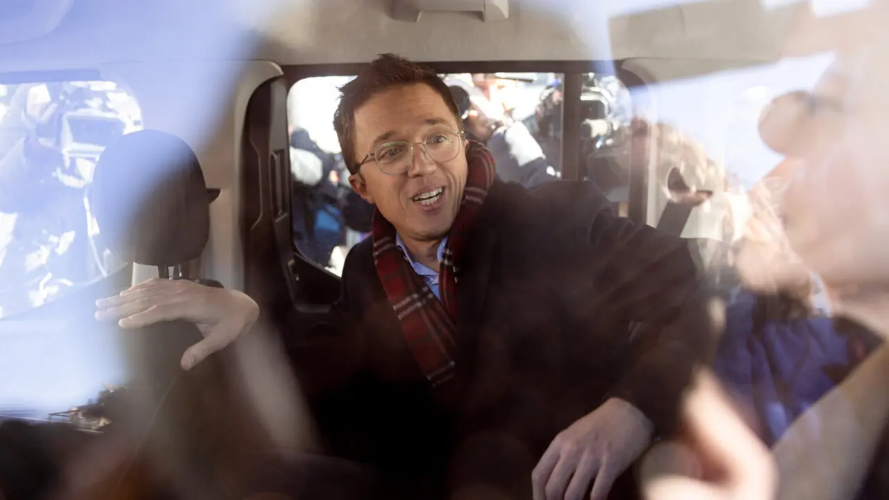 Íñigo Errejón, a la salida de los juzgados tras su declaración del pasado 16 de enero. DANIEL GONZÁLEZ (EFE)