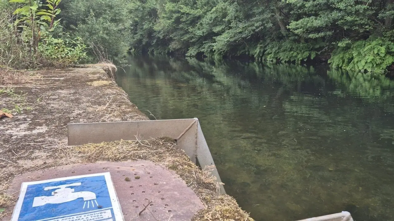 Depósito de agua de Vilarbetote, que abastece a Ribadeo. EP