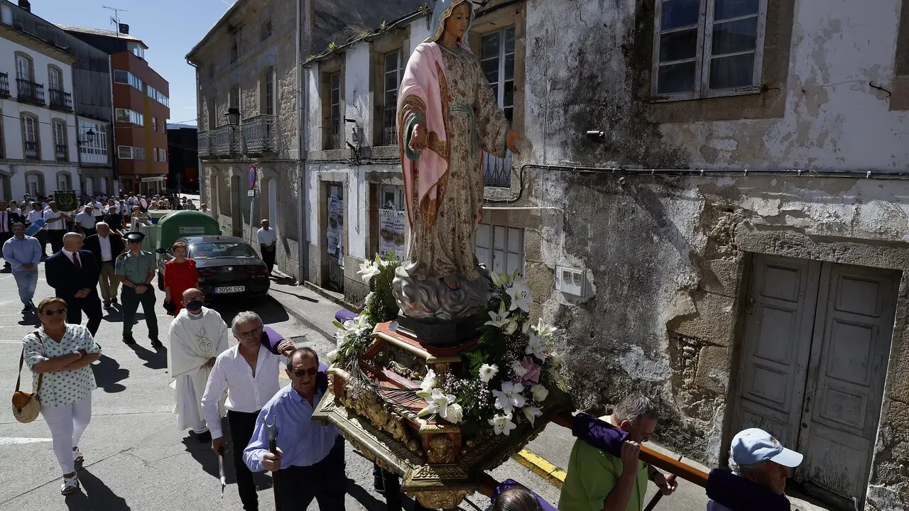 Procesión de las Festas do Oito en O Valadouro. AEP