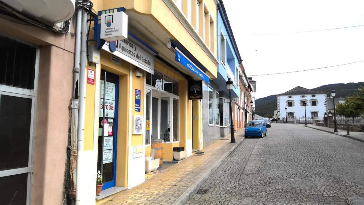 Administración de Riotorto en la que se selló la apuesta premiada. EP