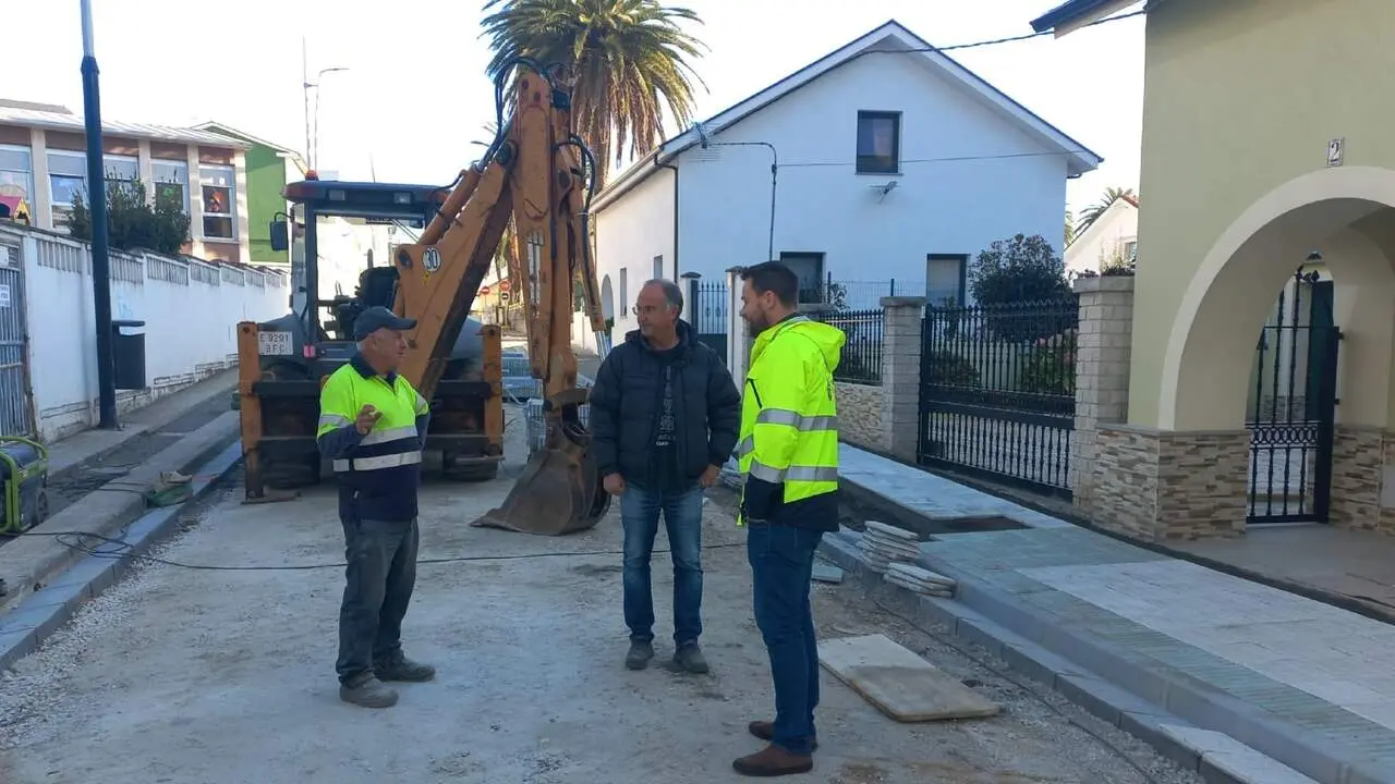 101025 O ALCALDE DE FOZ NAS OBRAS DA RÚA ALFONSO X