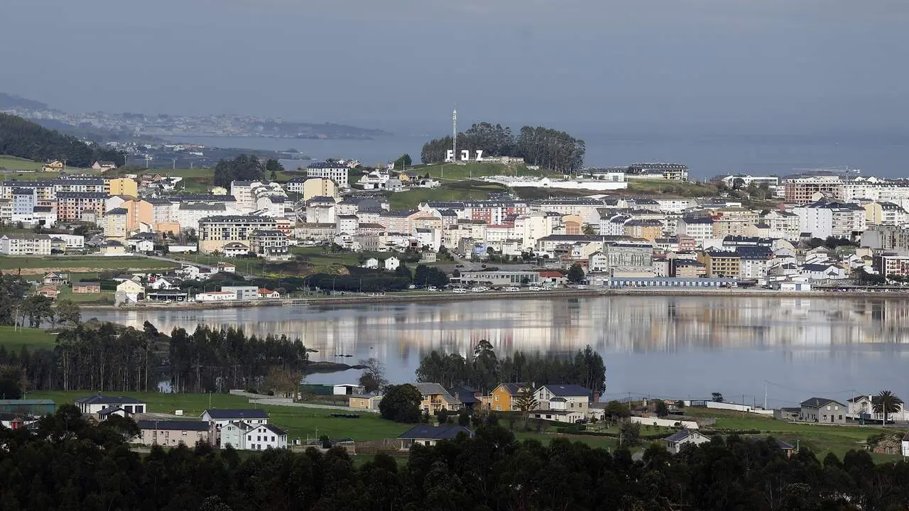 Foz. Vista de foz y de la ria desde Barreiros