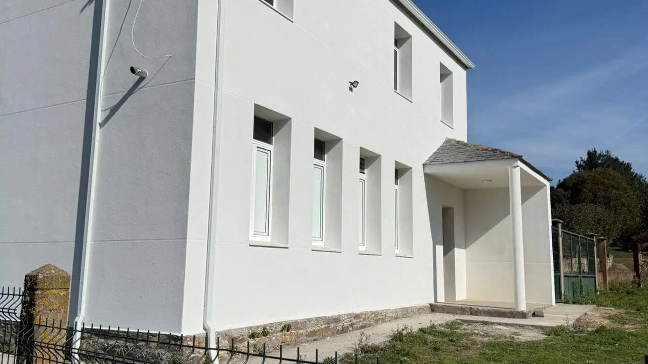 Escuela de Illán, en el municipio de Begonte. EP