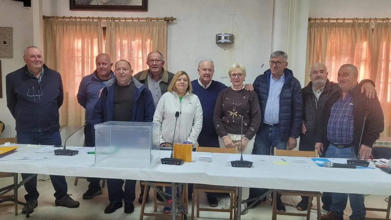 La nueva directiva de A Capela de Ove. EP