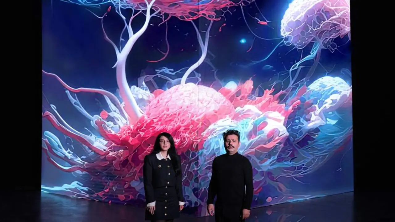 El fundador de Ouchhh Studio, Ferdi Alici (a la derecha)