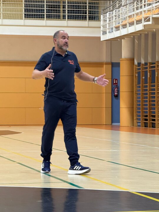 Chus Mateo, en el clínic que impartió este domingo en Lugo. EP